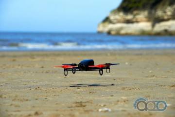 квадрокоптер Шикарный квадрокоптер - Parrot Bebop Drone