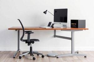 Эргономичные столы: как выбрать рабочее место, которое не устанет вместе с вами